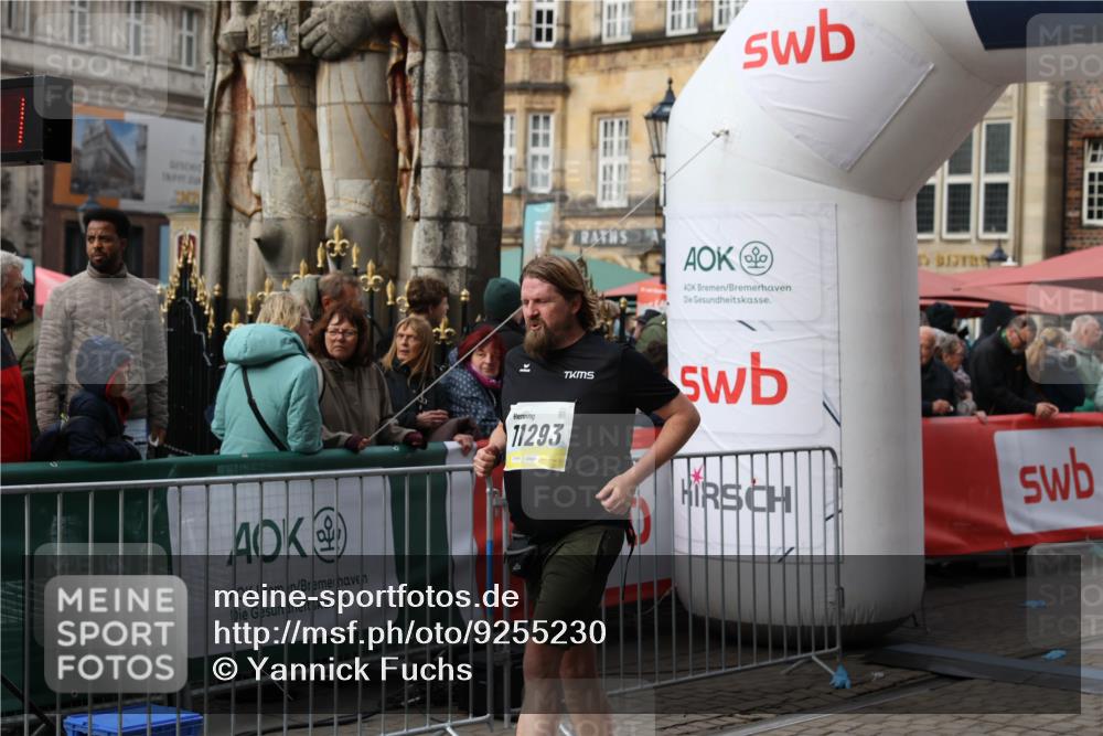 05.10.2025 - 20. swb-Marathon Bremen Yannick Fuchs http://msf.ph/oto/9255230 05.10.2025 11:15:20 Ziel 10647, 10984, 11293, 11635 meine-sportfotos.de