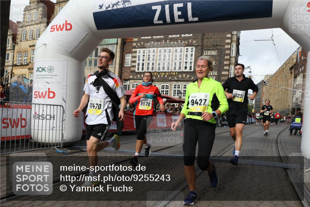 05.10.2025 - 20. swb-Marathon Bremen Yannick Fuchs http://msf.ph/oto/9255243 05.10.2025 10:55:04 Ziel 9427, 9560, 9570, 10024, 10231, 10232, 10233, 10609, 11320, 11373, 11470, 11507, 11523 meine-sportfotos.de