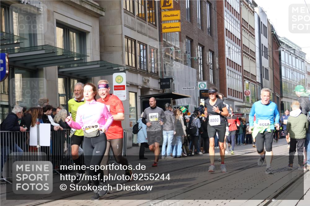 05.10.2025 - 20. swb-Marathon Bremen Strokosch-Dieckow http://msf.ph/oto/9255244 05.10.2025 10:57:06 Ziel 7101, 9000, 9215, 9260, 9292, 9309, 9450, 9489, 9550, 9625, 9747, 9844, 9904, 9914, 9947, 9962, 10139, 10169, 10281, 10293, 10367, 10645, 10657, 10694, 10739, 10754, 10950, 11015, 11352, 11360, 11583, 11596, 11606, 7101, 9000, 9215, 9260, 9292, 9309, 9450, 9489, 9550, 9625, 9747, 9844, 9904, 9914, 9947, 9962, 10139, 10169, 10281, 10293, 10367, 10645, 10657, 10694, 10739, 10754, 10950, 11015, 11596, 11606 meine-sportfotos.de