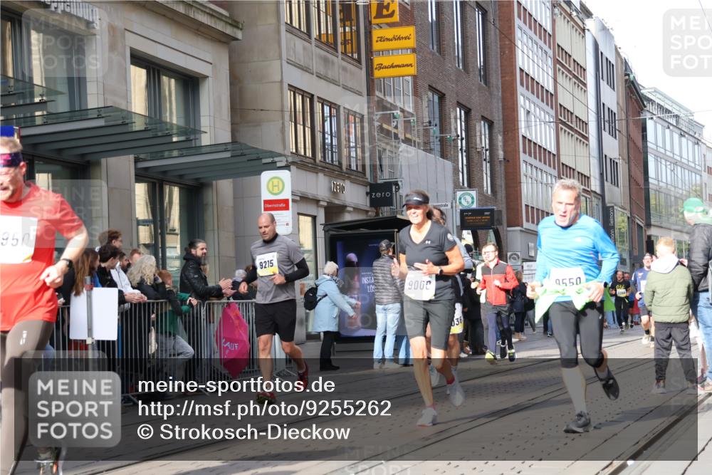 05.10.2025 - 20. swb-Marathon Bremen Strokosch-Dieckow http://msf.ph/oto/9255262 05.10.2025 10:57:07 Ziel 7101, 9000, 9215, 9260, 9292, 9309, 9450, 9489, 9550, 9625, 9747, 9844, 9904, 9914, 9947, 9962, 10139, 10169, 10281, 10367, 10645, 10657, 10694, 10739, 10754, 10950, 11015, 11352, 11360, 11583, 11596, 11606, 7101, 9000, 9215, 9260, 9292, 9309, 9450, 9489, 9550, 9625, 9747, 9844, 9904, 9914, 9947, 9962, 10139, 10169, 10281, 10367, 10645, 10657, 10694, 10739, 10754, 10950, 11015, 11596, 11606 meine-sportfotos.de