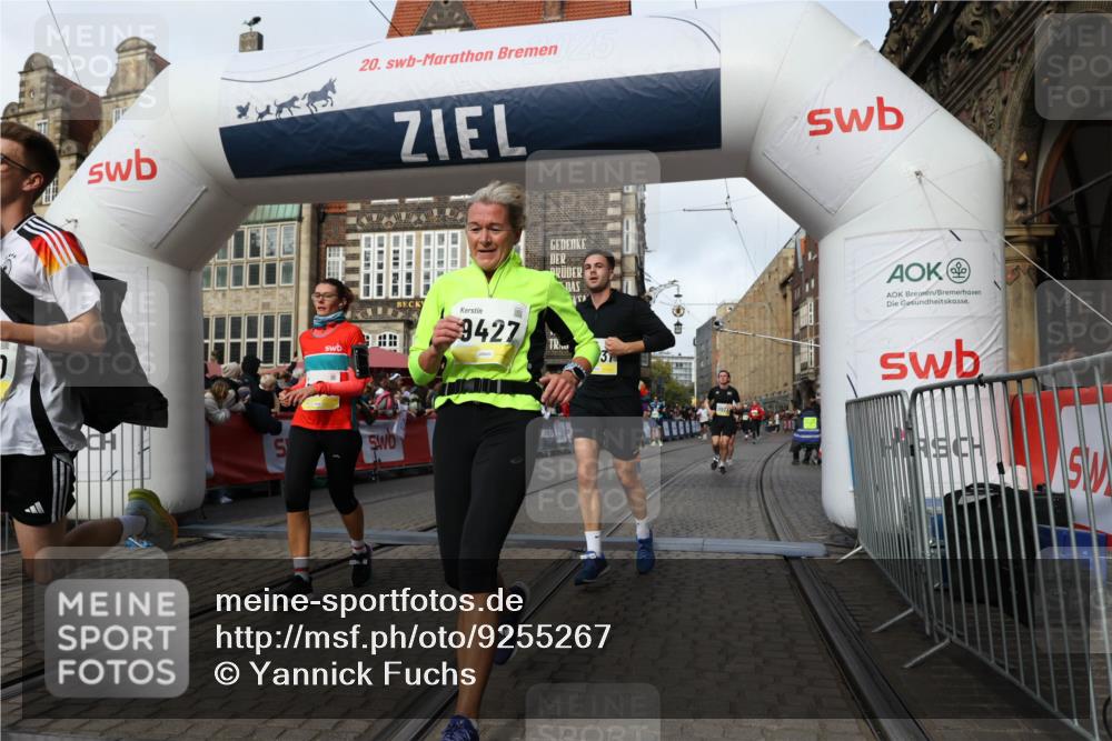 05.10.2025 - 20. swb-Marathon Bremen Yannick Fuchs http://msf.ph/oto/9255267 05.10.2025 10:55:04 Ziel 9427, 9560, 9570, 10024, 10231, 10232, 10233, 10609, 11320, 11373, 11470, 11507, 11523 meine-sportfotos.de