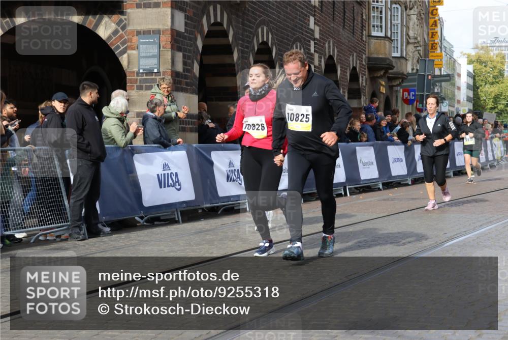 05.10.2025 - 20. swb-Marathon Bremen Strokosch-Dieckow http://msf.ph/oto/9255318 05.10.2025 11:02:39 Ziel 9331, 9360, 9516, 9841, 10510, 10530, 10803, 10804, 10825, 10826, 11024 meine-sportfotos.de