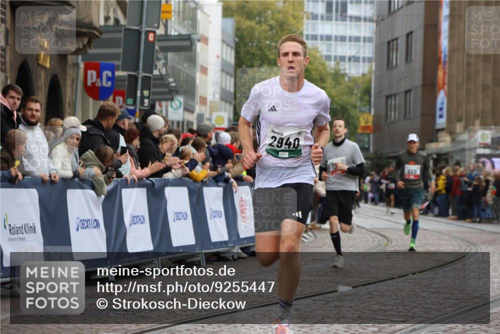 05.10.2025 - 20. swb-Marathon Bremen Strokosch-Dieckow http://msf.ph/oto/9255447 05.10.2025 12:53:35 Ziel 650, 1221, 1665, 2940, 8341 meine-sportfotos.de
