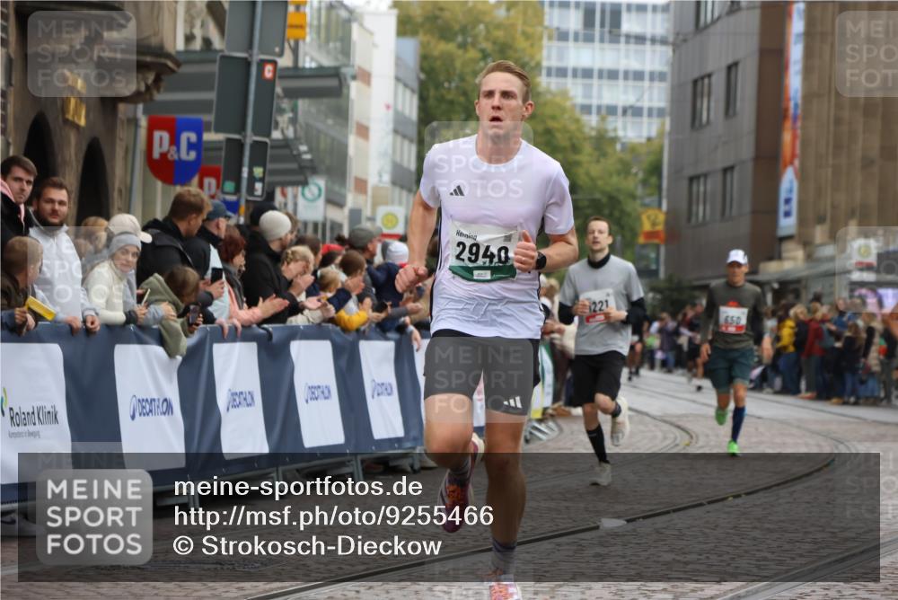 05.10.2025 - 20. swb-Marathon Bremen Strokosch-Dieckow http://msf.ph/oto/9255466 05.10.2025 12:53:35 Ziel 650, 1221, 1665, 2940, 8341 meine-sportfotos.de