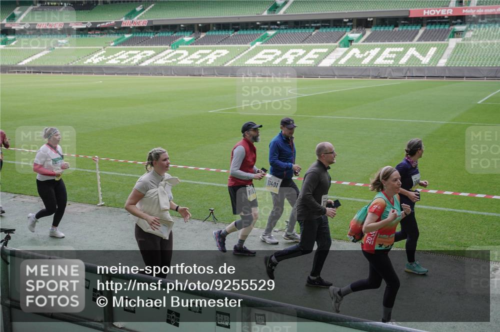 05.10.2025 - 20. swb-Marathon Bremen Michael Burmester http://msf.ph/oto/9255529 05.10.2025 10:43:26 Laufen im Stadion 9185, 9273, 9288, 9380, 9476, 9493, 9526, 9561, 9664, 9675, 9726, 9731, 9732, 9734, 9736, 9760, 9784, 9806, 9819, 9822, 9823, 9826, 9848, 9861, 9867, 9895, 9911, 9912, 9984, 10146, 10183, 10288, 10315, 10316, 10320, 10399, 10433, 10435, 10491, 10512, 10515, 10552, 10596, 10831, 10849, 10861, 10962, 10969, 11030, 11073, 11083, 11113, 11157, 11161, 11215, 11240, 11242, 11285, 11331, 11345, 11404, 11536, 8225, 9212, 9276, 9481, 9945 meine-sportfotos.de