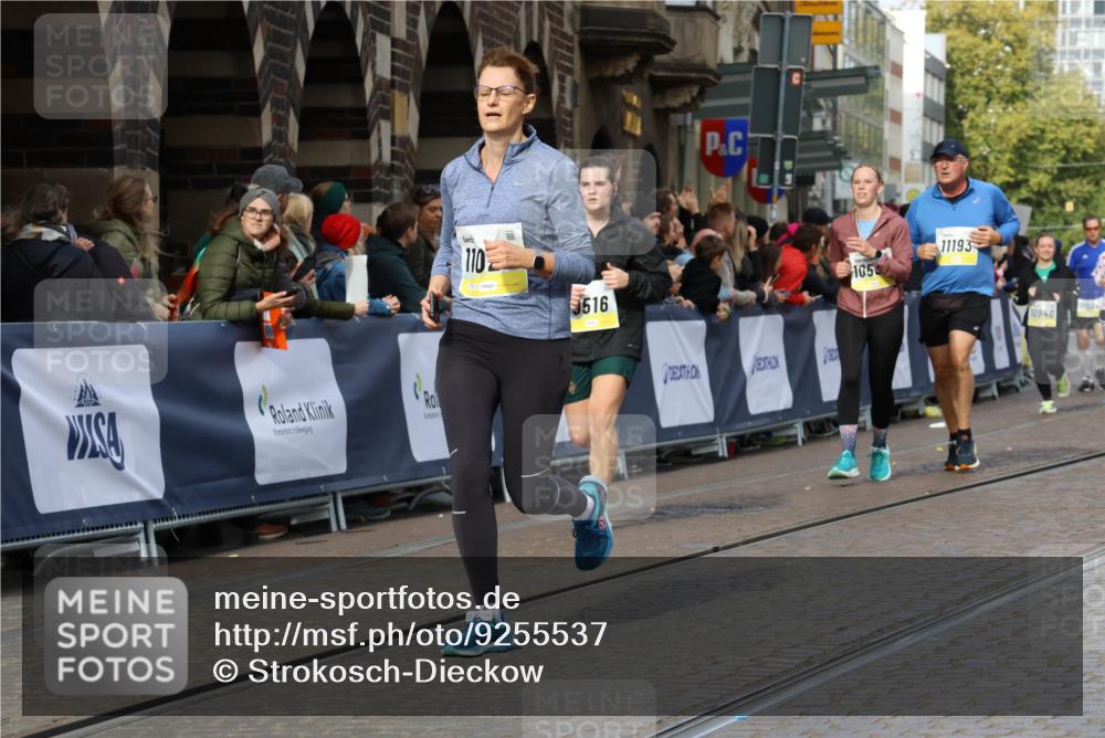 05.10.2025 - 20. swb-Marathon Bremen Strokosch-Dieckow http://msf.ph/oto/9255537 05.10.2025 11:02:43 Ziel 9331, 9360, 9516, 9841, 10129, 10510, 10530, 10734, 10803, 10804, 10826, 10940, 11024, 11193, 11576 meine-sportfotos.de