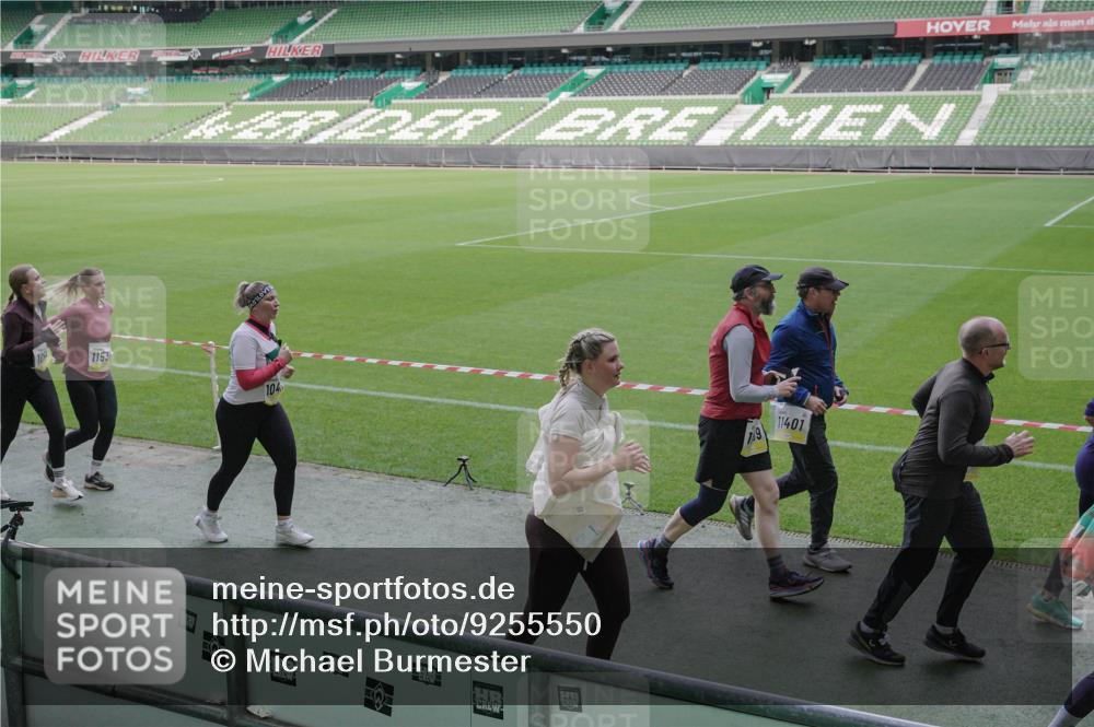 05.10.2025 - 20. swb-Marathon Bremen Michael Burmester http://msf.ph/oto/9255550 05.10.2025 10:43:27 Laufen im Stadion 9185, 9273, 9288, 9380, 9476, 9493, 9526, 9561, 9675, 9726, 9731, 9732, 9734, 9736, 9760, 9784, 9806, 9819, 9822, 9823, 9826, 9848, 9861, 9867, 9895, 9911, 9912, 9984, 10146, 10183, 10288, 10315, 10316, 10320, 10399, 10433, 10435, 10491, 10512, 10515, 10552, 10596, 10831, 10849, 10861, 10962, 10969, 11030, 11073, 11083, 11113, 11157, 11161, 11215, 11240, 11242, 11285, 11331, 11345, 11404, 11536, 8225, 9212, 9276, 9481 meine-sportfotos.de