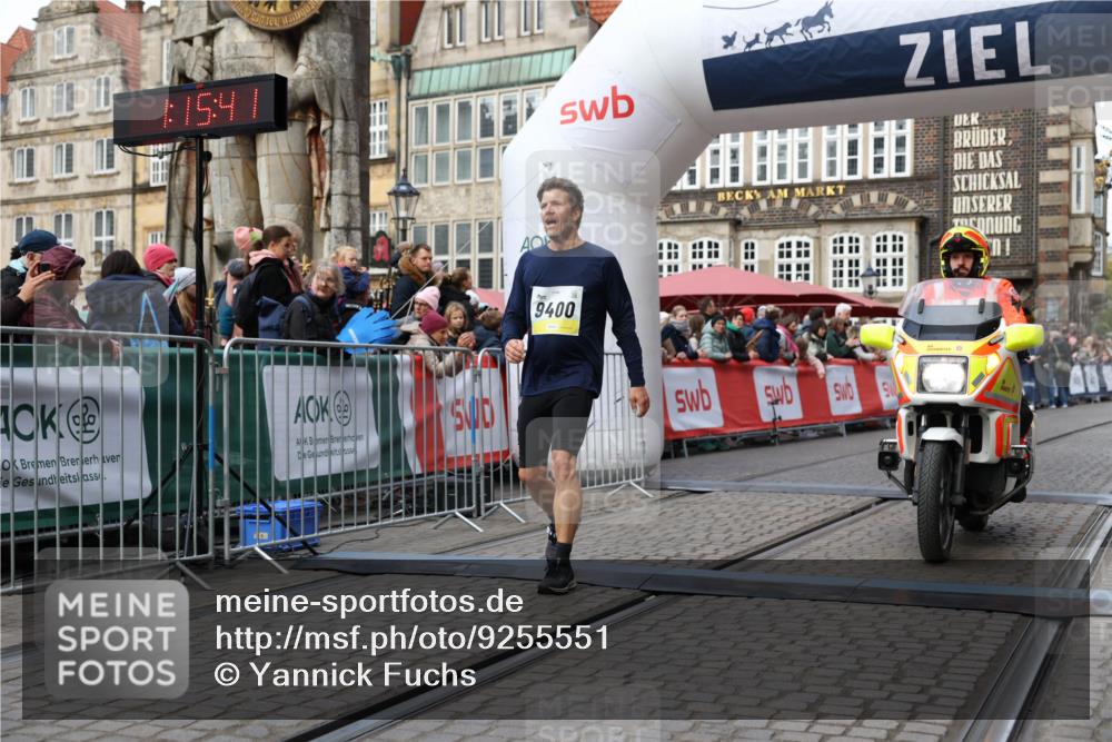 05.10.2025 - 20. swb-Marathon Bremen Yannick Fuchs http://msf.ph/oto/9255551 05.10.2025 10:46:30 Ziel 9400, 9921, 11462 meine-sportfotos.de
