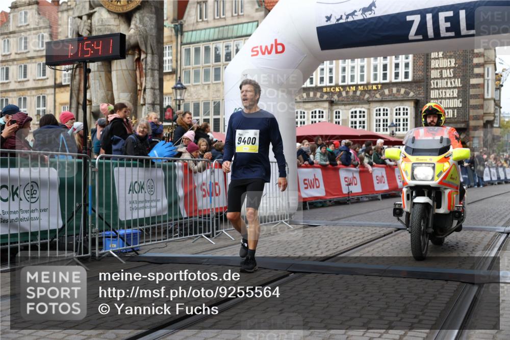 05.10.2025 - 20. swb-Marathon Bremen Yannick Fuchs http://msf.ph/oto/9255564 05.10.2025 10:46:30 Ziel 9400, 9921, 11462 meine-sportfotos.de