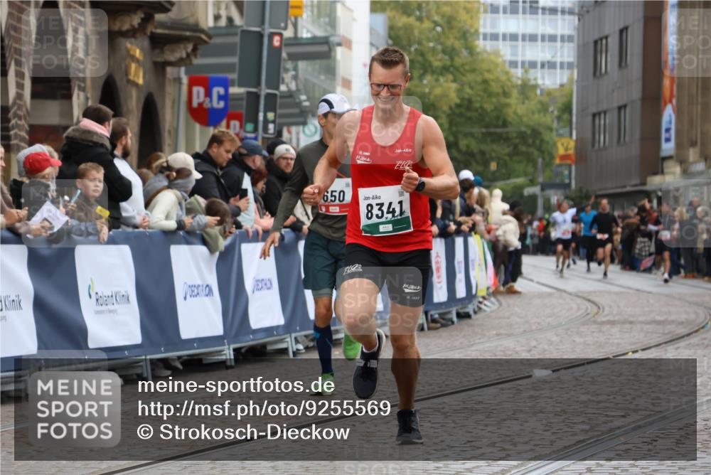 05.10.2025 - 20. swb-Marathon Bremen Strokosch-Dieckow http://msf.ph/oto/9255569 05.10.2025 12:53:40 Ziel 650, 1221, 8341 meine-sportfotos.de