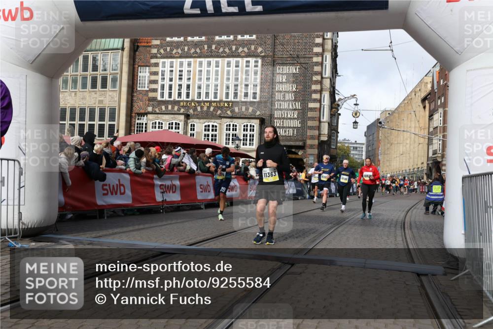 05.10.2025 - 20. swb-Marathon Bremen Yannick Fuchs http://msf.ph/oto/9255584 05.10.2025 10:55:11 Ziel 9475, 9791, 10014, 10180, 10307, 10920, 11320, 11363, 11507, 11523 meine-sportfotos.de