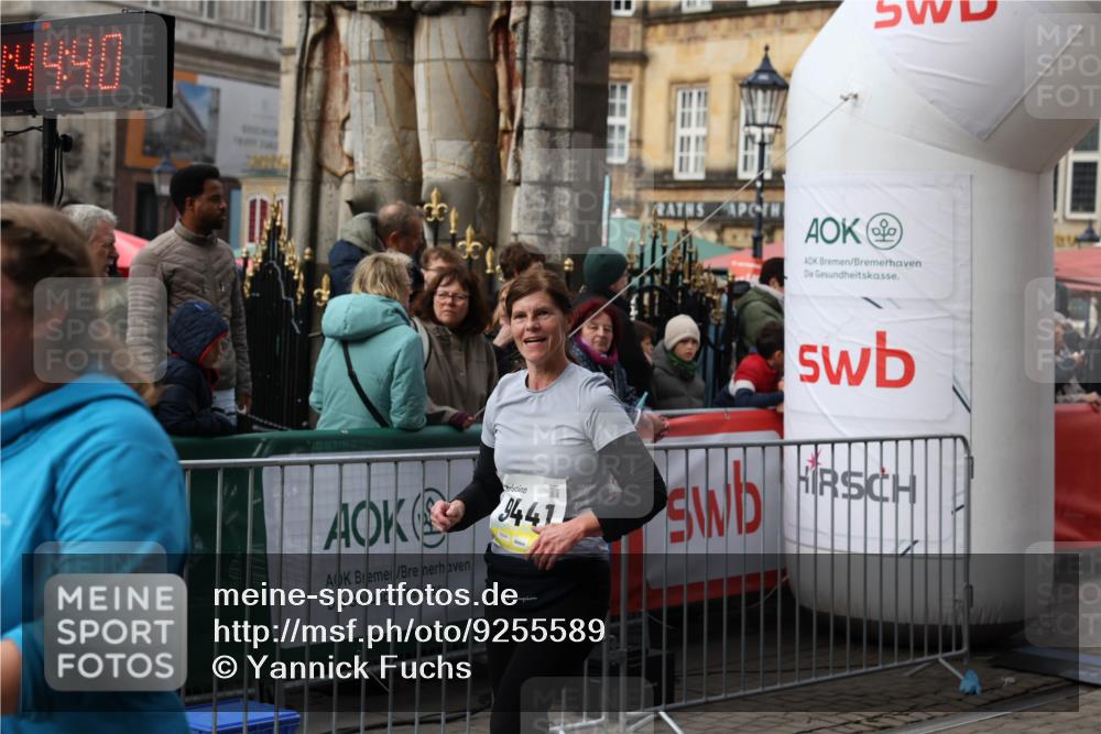 05.10.2025 - 20. swb-Marathon Bremen Yannick Fuchs http://msf.ph/oto/9255589 05.10.2025 11:15:29 Ziel 9441, 9643, 9767, 9768, 9959 meine-sportfotos.de