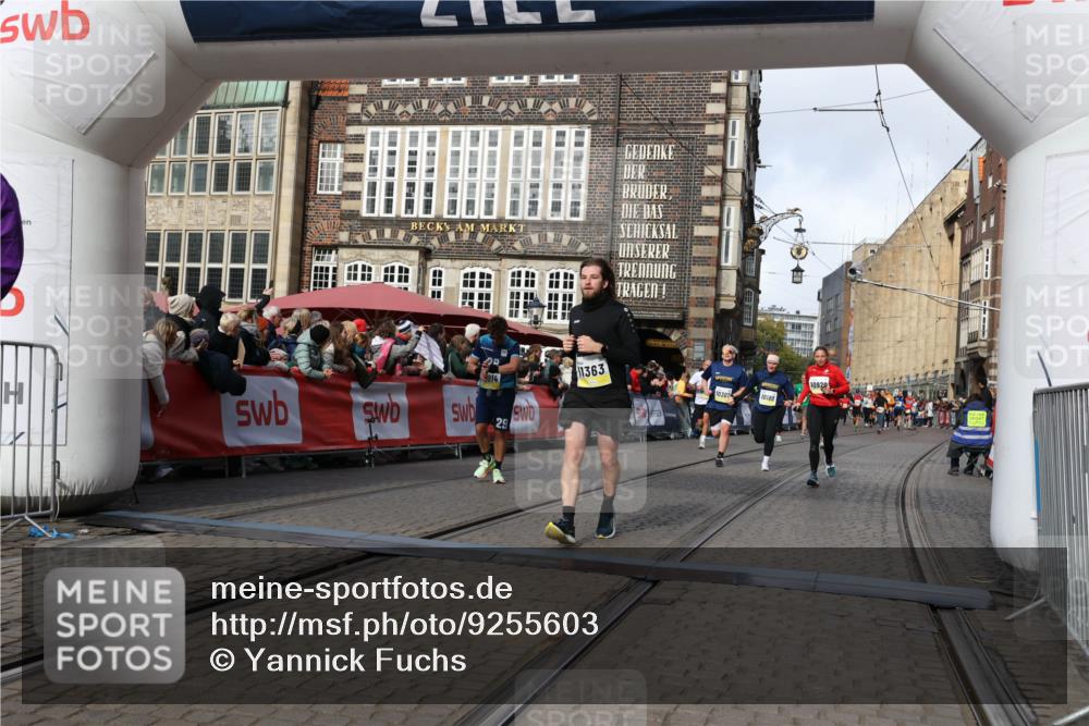 05.10.2025 - 20. swb-Marathon Bremen Yannick Fuchs http://msf.ph/oto/9255603 05.10.2025 10:55:11 Ziel 9475, 9791, 10014, 10180, 10307, 10920, 11320, 11363, 11507, 11523 meine-sportfotos.de