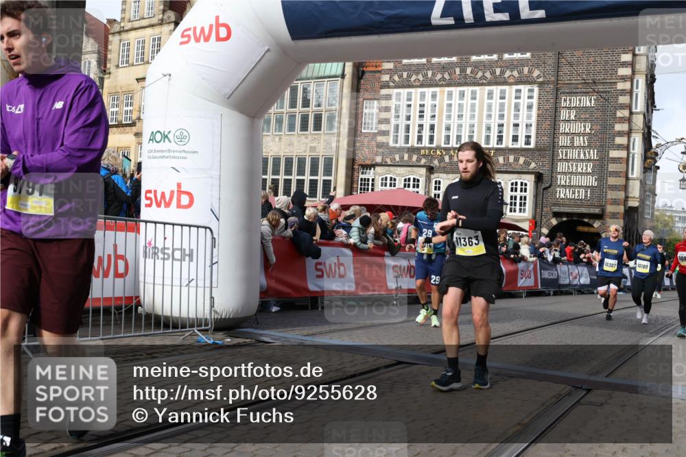 05.10.2025 - 20. swb-Marathon Bremen Yannick Fuchs http://msf.ph/oto/9255628 05.10.2025 10:55:12 Ziel 9475, 9791, 10014, 10180, 10307, 10920, 11320, 11363, 11507, 11523 meine-sportfotos.de