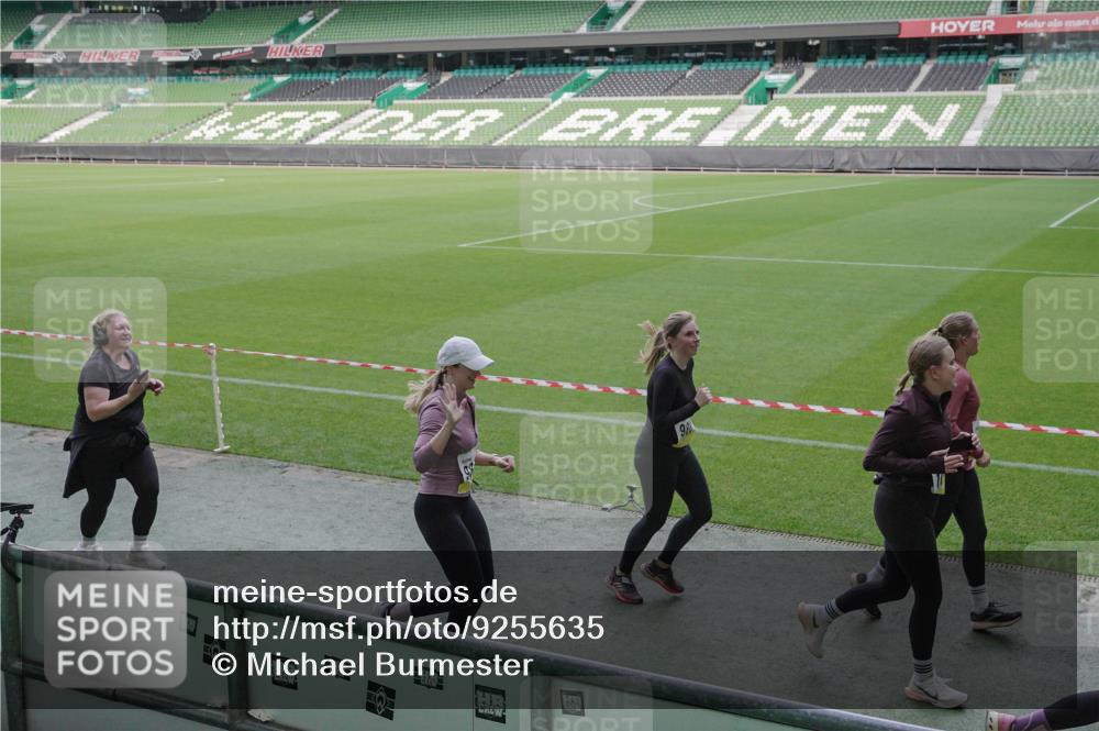 05.10.2025 - 20. swb-Marathon Bremen Michael Burmester http://msf.ph/oto/9255635 05.10.2025 10:43:30 Laufen im Stadion 9185, 9273, 9288, 9380, 9476, 9493, 9526, 9561, 9675, 9726, 9731, 9732, 9736, 9760, 9784, 9806, 9819, 9822, 9823, 9826, 9848, 9861, 9867, 9895, 9911, 9912, 9984, 10036, 10146, 10183, 10288, 10315, 10316, 10320, 10399, 10433, 10435, 10491, 10512, 10515, 10540, 10552, 10596, 10831, 10849, 10962, 10969, 11030, 11073, 11083, 11088, 11113, 11157, 11161, 11204, 11215, 11240, 11242, 11285, 11331, 11345, 11404, 11536, 11548, 8225, 9276, 9481 meine-sportfotos.de