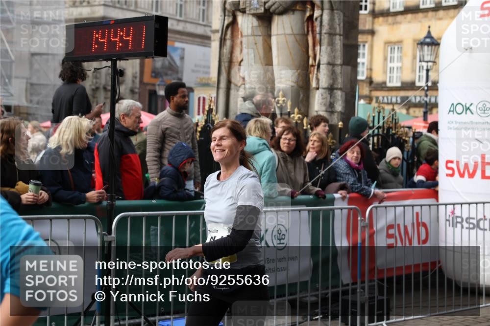 05.10.2025 - 20. swb-Marathon Bremen Yannick Fuchs http://msf.ph/oto/9255636 05.10.2025 11:15:30 Ziel 9441, 9643, 9767, 9768, 9959 meine-sportfotos.de