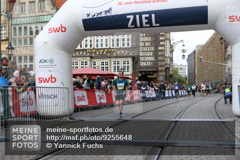 05.10.2025 - 20. swb-Marathon Bremen Yannick Fuchs http://msf.ph/oto/9255648 05.10.2025 10:46:35 Ziel 11167 meine-sportfotos.de