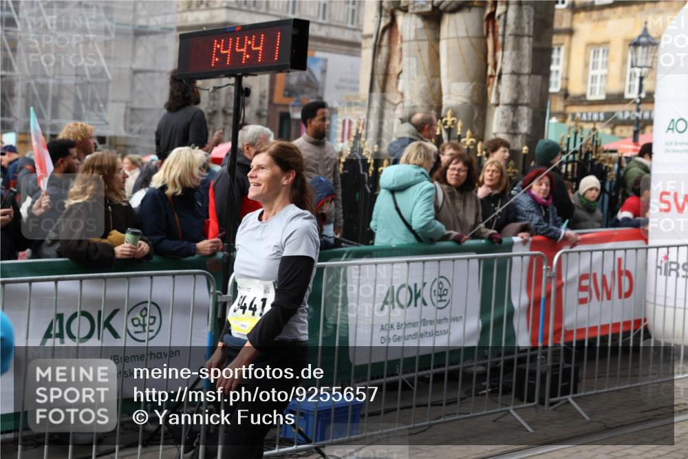 05.10.2025 - 20. swb-Marathon Bremen Yannick Fuchs http://msf.ph/oto/9255657 05.10.2025 11:15:30 Ziel 9441, 9643, 9767, 9768, 9959 meine-sportfotos.de