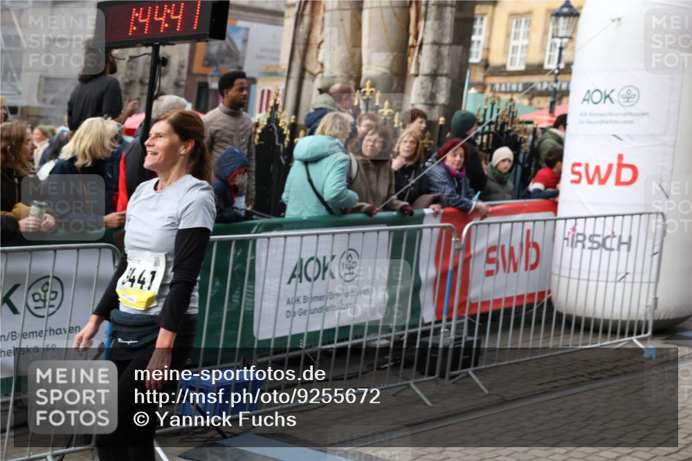 05.10.2025 - 20. swb-Marathon Bremen Yannick Fuchs http://msf.ph/oto/9255672 05.10.2025 11:15:30 Ziel 9441, 9643, 9767, 9768, 9959 meine-sportfotos.de