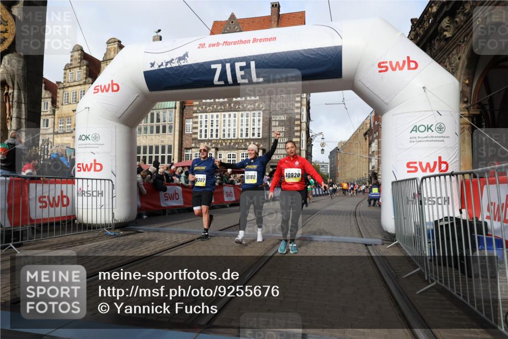 05.10.2025 - 20. swb-Marathon Bremen Yannick Fuchs http://msf.ph/oto/9255676 05.10.2025 10:55:15 Ziel 9176, 9475, 9791, 10014, 10034, 10180, 10307, 10920, 11317, 11363 meine-sportfotos.de
