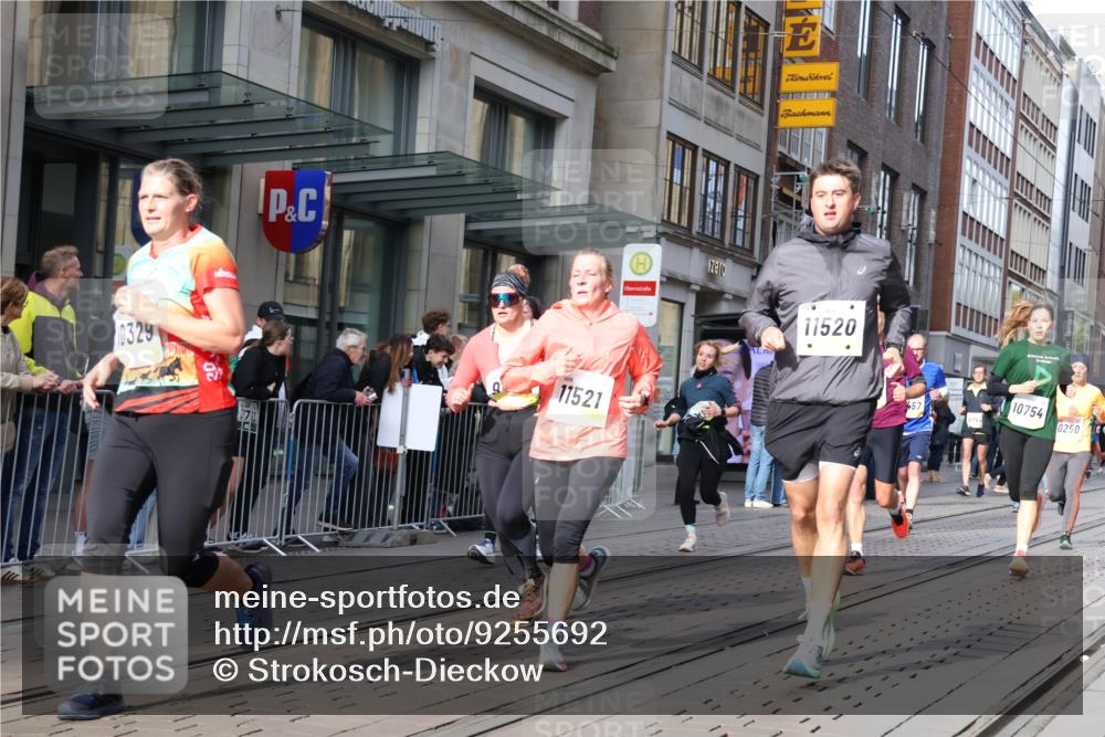 05.10.2025 - 20. swb-Marathon Bremen Strokosch-Dieckow http://msf.ph/oto/9255692 05.10.2025 10:57:25 Ziel 9221, 9309, 9372, 9568, 9585, 9719, 9747, 9904, 9914, 9943, 9962, 9979, 10219, 10225, 10250, 10329, 10341, 10555, 10651, 10694, 10703, 10739, 10754, 10834, 10890, 10975, 11023, 11116, 11301, 11352, 11360, 11457, 11469, 11520, 11521, 11564, 11575, 11583, 11731, 11744, 9221, 9309, 9372, 9568, 9585, 9719, 9747, 9904, 9914, 9943, 9962, 9979, 10219, 10225, 10250, 10329, 10341, 10555, 10651, 10694, 10703, 10739, 10754, 10834, 10890, 10975, 11023 meine-sportfotos.de