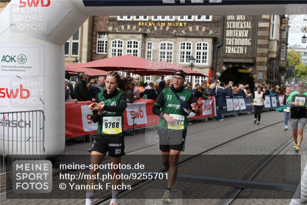 05.10.2025 - 20. swb-Marathon Bremen Yannick Fuchs http://msf.ph/oto/9255701 05.10.2025 11:15:31 Ziel 9441, 9643, 9767, 9768, 9959, 10976 meine-sportfotos.de