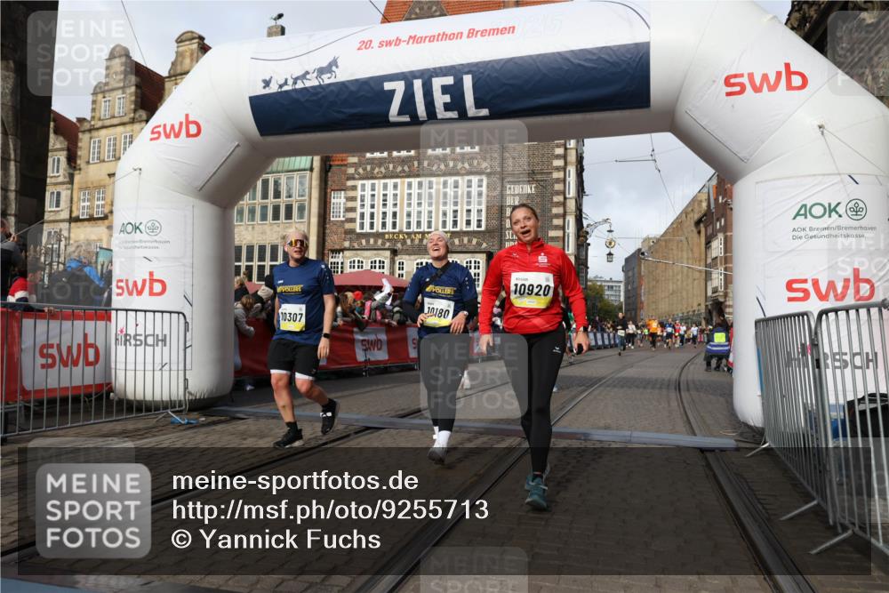 05.10.2025 - 20. swb-Marathon Bremen Yannick Fuchs http://msf.ph/oto/9255713 05.10.2025 10:55:15 Ziel 9176, 9475, 9791, 10014, 10034, 10180, 10307, 10920, 11317, 11363 meine-sportfotos.de