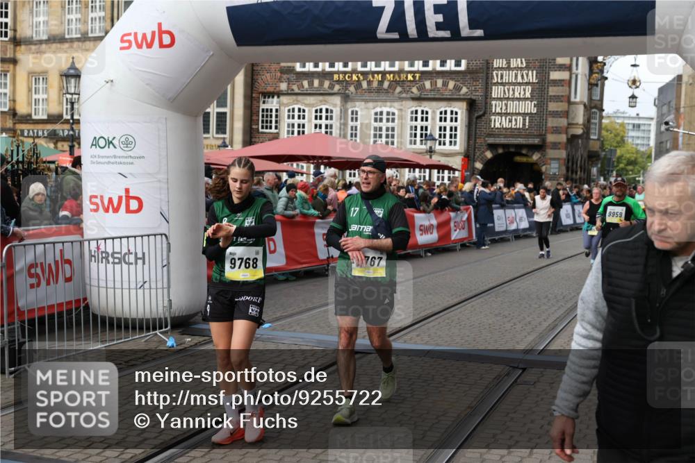 05.10.2025 - 20. swb-Marathon Bremen Yannick Fuchs http://msf.ph/oto/9255722 05.10.2025 11:15:31 Ziel 9441, 9643, 9767, 9768, 9959, 10976 meine-sportfotos.de