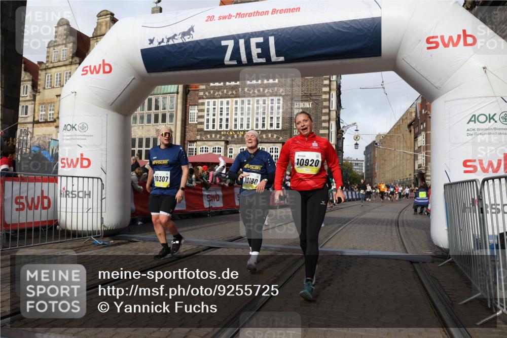05.10.2025 - 20. swb-Marathon Bremen Yannick Fuchs http://msf.ph/oto/9255725 05.10.2025 10:55:15 Ziel 9176, 9475, 9791, 10014, 10034, 10180, 10307, 10920, 11317, 11363 meine-sportfotos.de