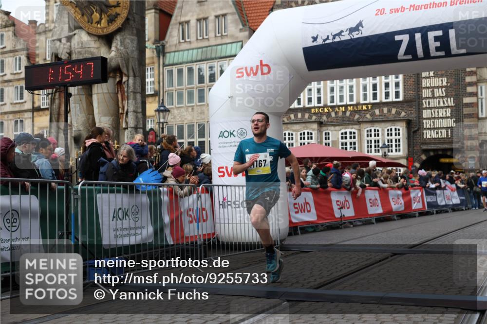 05.10.2025 - 20. swb-Marathon Bremen Yannick Fuchs http://msf.ph/oto/9255733 05.10.2025 10:46:36 Ziel 11167 meine-sportfotos.de