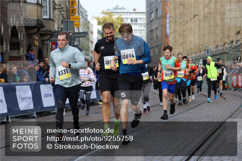 05.10.2025 - 20. swb-Marathon Bremen Strokosch-Dieckow http://msf.ph/oto/9255759 05.10.2025 11:02:46 Ziel 9331, 9360, 9516, 9846, 10129, 10207, 10530, 10734, 10803, 10804, 10940, 11024, 11087, 11193, 11504, 11576, 11667, 11668 meine-sportfotos.de