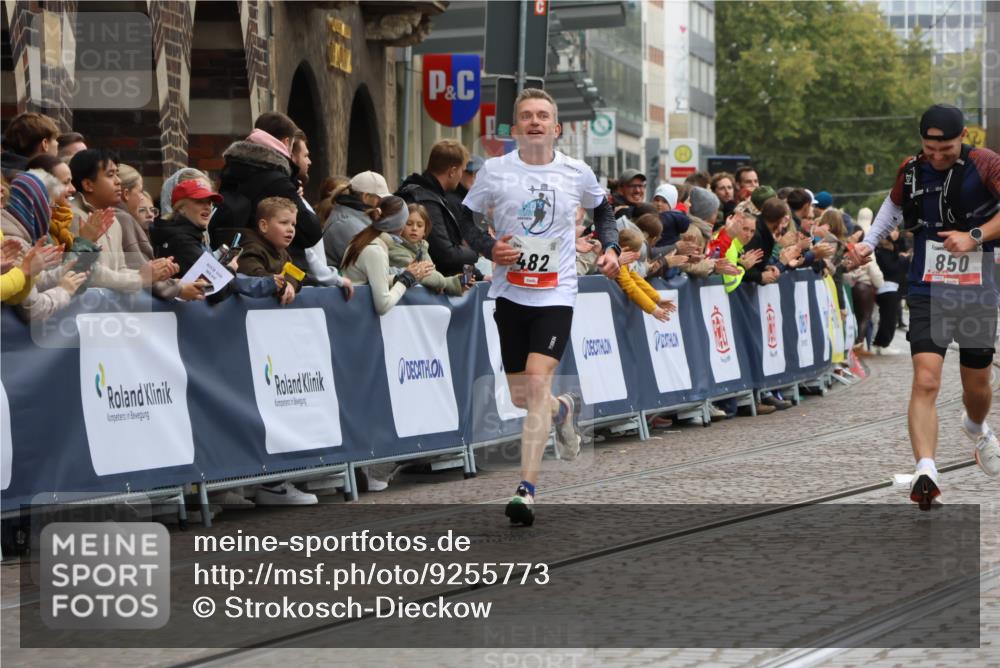 05.10.2025 - 20. swb-Marathon Bremen Strokosch-Dieckow http://msf.ph/oto/9255773 05.10.2025 12:53:54 Ziel 121, 482, 850, 870, 1640 meine-sportfotos.de