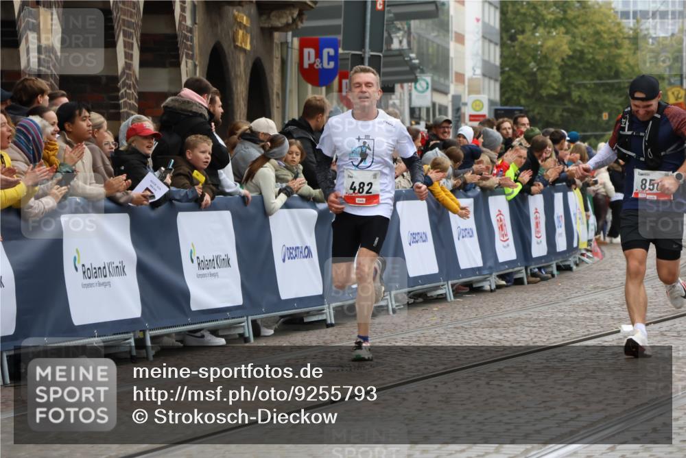 05.10.2025 - 20. swb-Marathon Bremen Strokosch-Dieckow http://msf.ph/oto/9255793 05.10.2025 12:53:54 Ziel 121, 482, 850, 870, 1640 meine-sportfotos.de