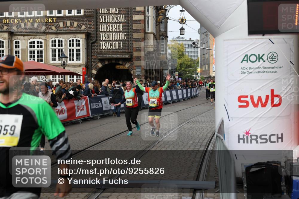 05.10.2025 - 20. swb-Marathon Bremen Yannick Fuchs http://msf.ph/oto/9255826 05.10.2025 11:15:35 Ziel 8844, 9767, 9768, 9959, 10976, 11112, 11113 meine-sportfotos.de