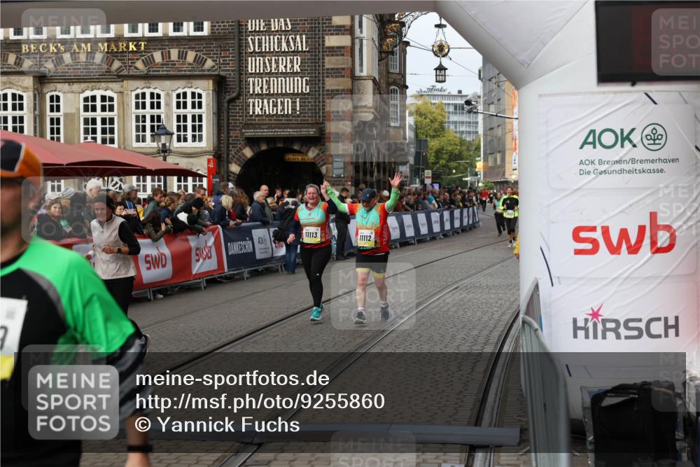 05.10.2025 - 20. swb-Marathon Bremen Yannick Fuchs http://msf.ph/oto/9255860 05.10.2025 11:15:36 Ziel 8844, 9767, 9768, 9959, 10976, 11112, 11113 meine-sportfotos.de