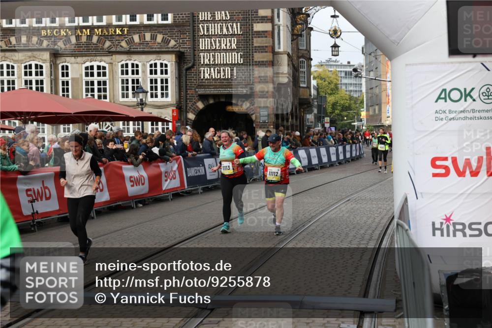 05.10.2025 - 20. swb-Marathon Bremen Yannick Fuchs http://msf.ph/oto/9255878 05.10.2025 11:15:36 Ziel 8844, 9767, 9768, 9959, 10976, 11112, 11113 meine-sportfotos.de