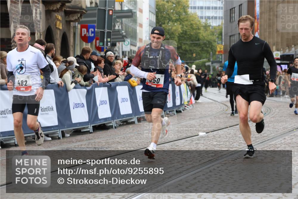 05.10.2025 - 20. swb-Marathon Bremen Strokosch-Dieckow http://msf.ph/oto/9255895 05.10.2025 12:53:55 Ziel 121, 482, 850, 870, 1640 meine-sportfotos.de
