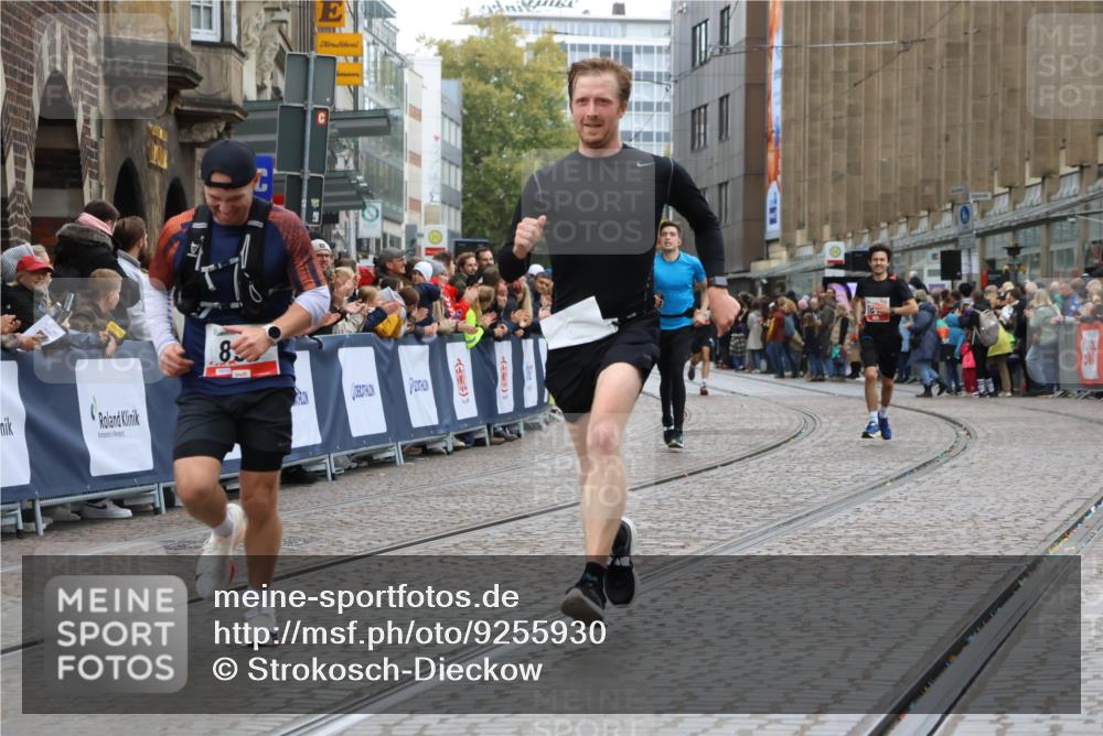 05.10.2025 - 20. swb-Marathon Bremen Strokosch-Dieckow http://msf.ph/oto/9255930 05.10.2025 12:53:56 Ziel 121, 482, 850, 870, 1640 meine-sportfotos.de