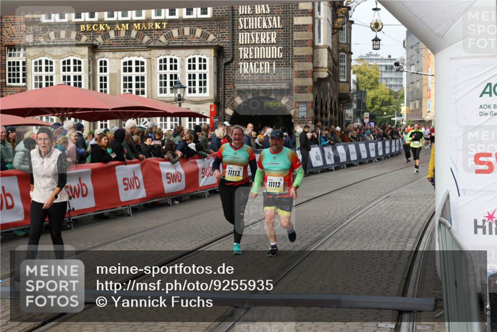 05.10.2025 - 20. swb-Marathon Bremen Yannick Fuchs http://msf.ph/oto/9255935 05.10.2025 11:15:37 Ziel 8844, 9767, 9959, 10976, 11112, 11113 meine-sportfotos.de