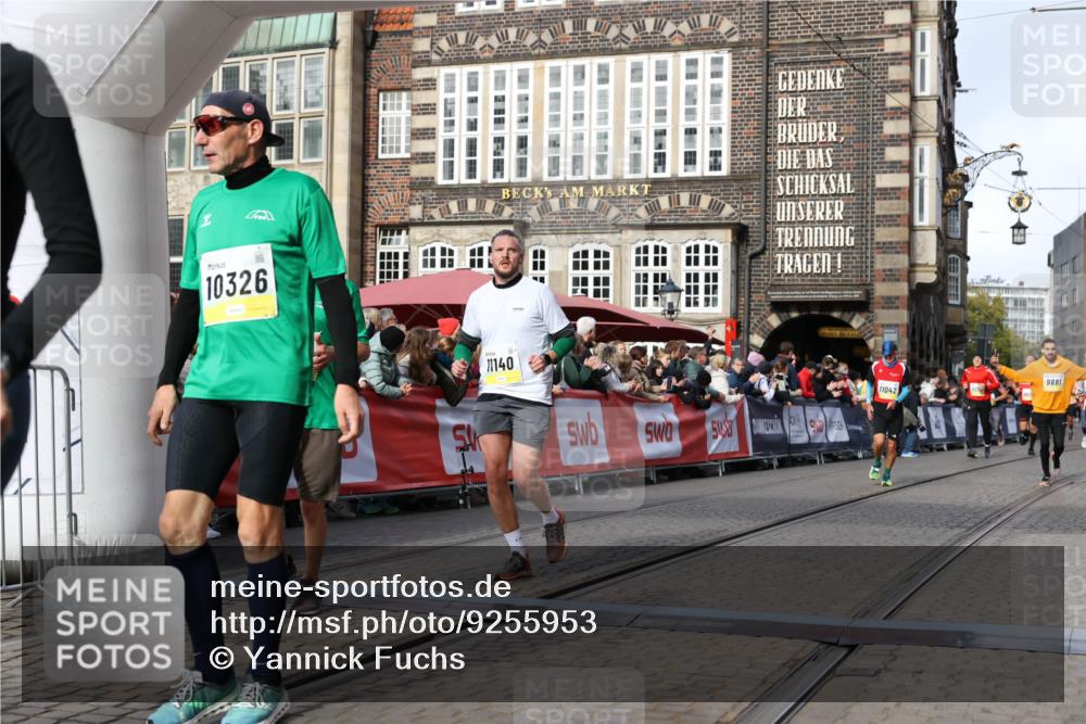 05.10.2025 - 20. swb-Marathon Bremen Yannick Fuchs http://msf.ph/oto/9255953 05.10.2025 10:55:21 Ziel 9176, 9318, 9881, 10003, 10034, 10180, 10307, 10326, 11042, 11140, 11317 meine-sportfotos.de