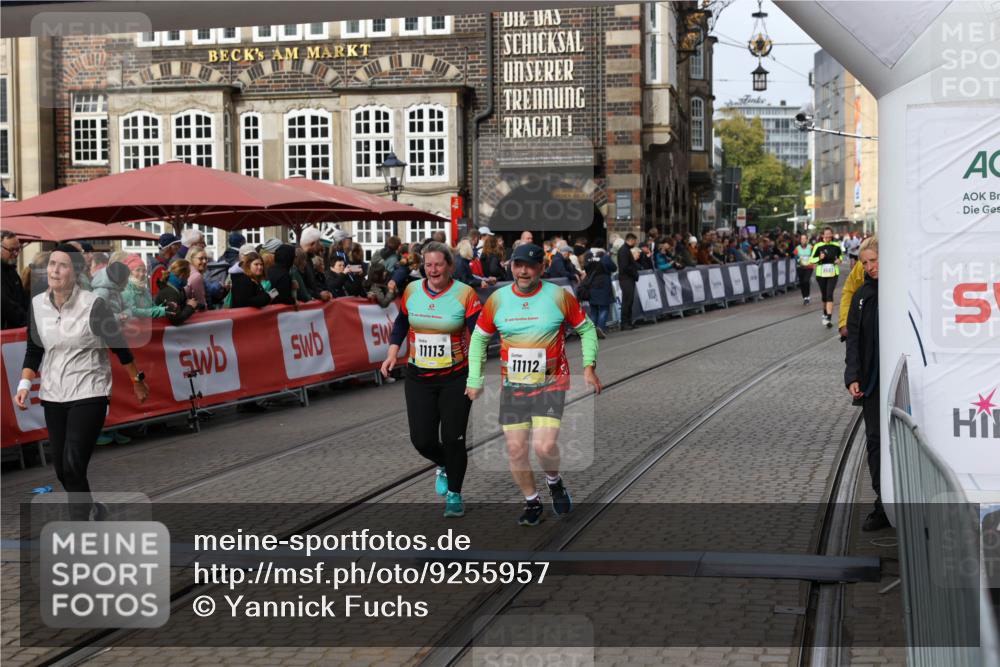 05.10.2025 - 20. swb-Marathon Bremen Yannick Fuchs http://msf.ph/oto/9255957 05.10.2025 11:15:38 Ziel 8844, 9959, 10976, 11112, 11113 meine-sportfotos.de
