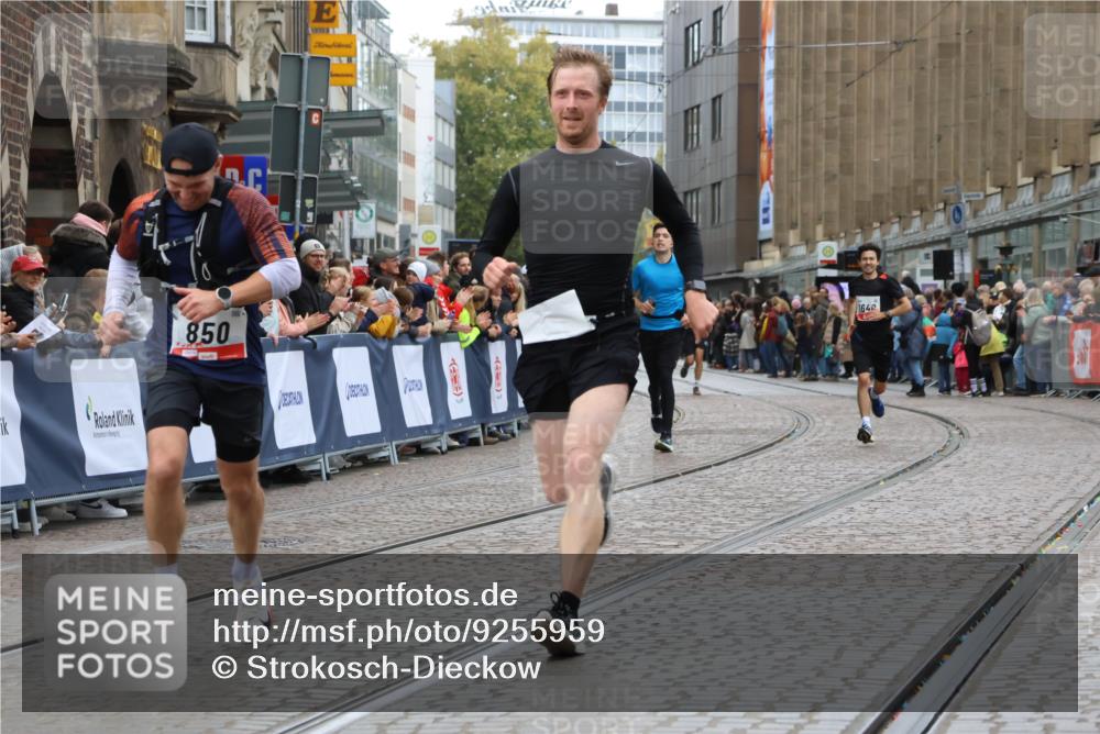 05.10.2025 - 20. swb-Marathon Bremen Strokosch-Dieckow http://msf.ph/oto/9255959 05.10.2025 12:53:56 Ziel 121, 482, 850, 870, 1640 meine-sportfotos.de