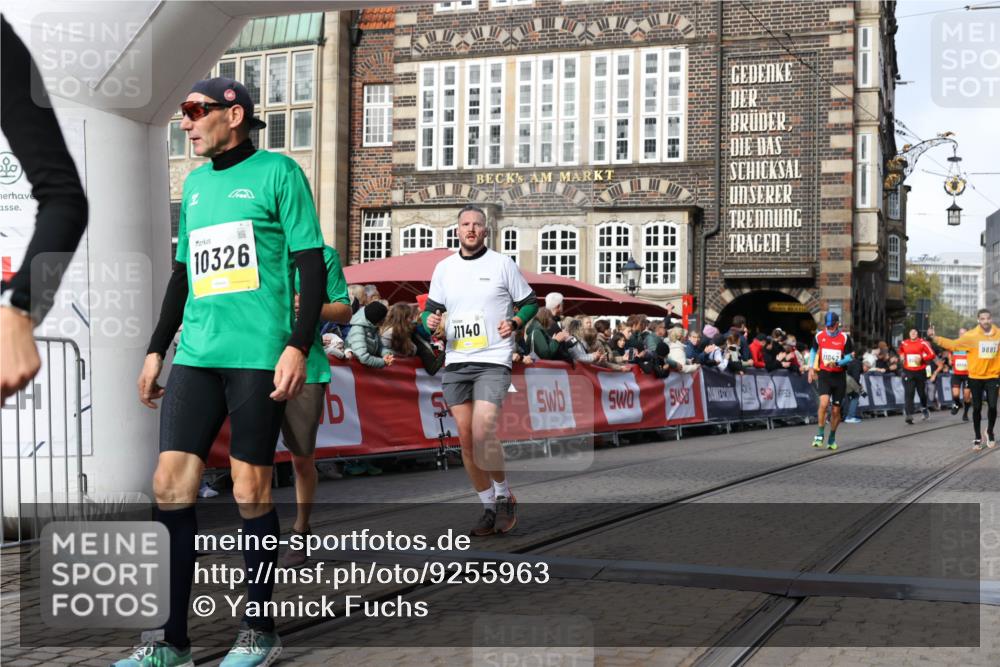 05.10.2025 - 20. swb-Marathon Bremen Yannick Fuchs http://msf.ph/oto/9255963 05.10.2025 10:55:21 Ziel 9176, 9318, 9881, 10003, 10034, 10180, 10307, 10326, 11042, 11140, 11317 meine-sportfotos.de