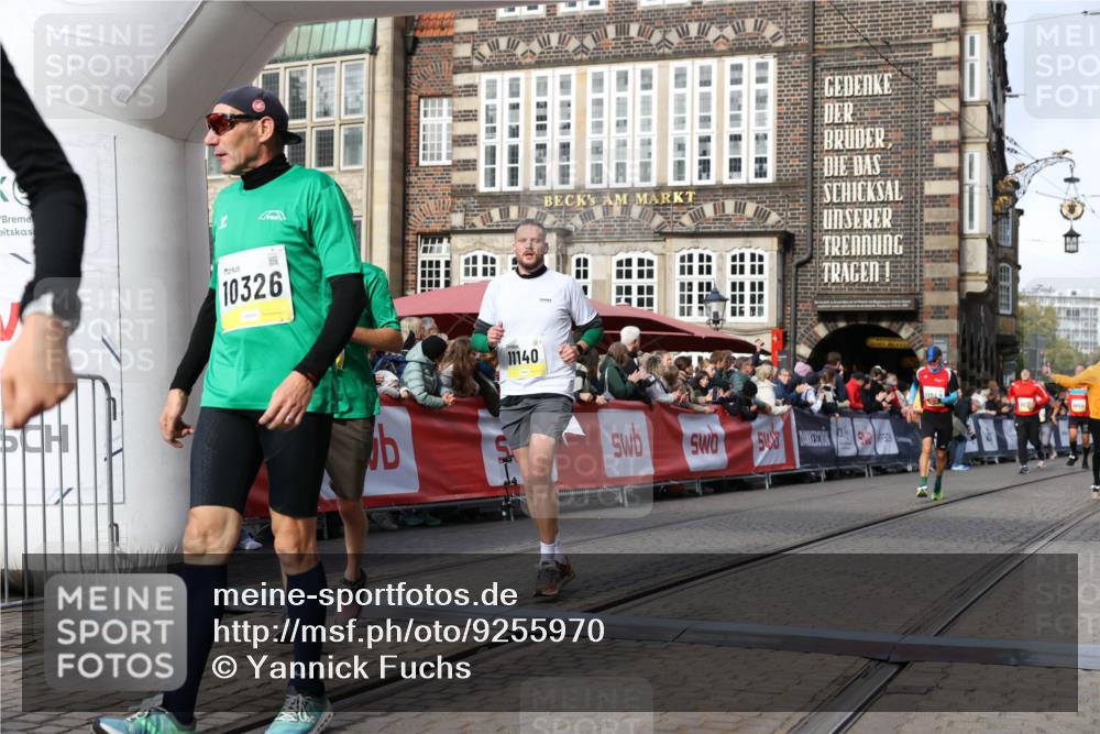 05.10.2025 - 20. swb-Marathon Bremen Yannick Fuchs http://msf.ph/oto/9255970 05.10.2025 10:55:21 Ziel 9176, 9318, 9881, 10003, 10034, 10180, 10307, 10326, 11042, 11140, 11317 meine-sportfotos.de