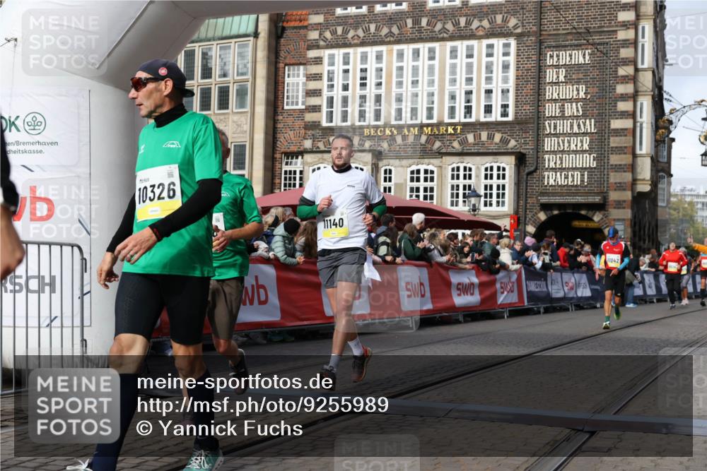 05.10.2025 - 20. swb-Marathon Bremen Yannick Fuchs http://msf.ph/oto/9255989 05.10.2025 10:55:21 Ziel 9176, 9318, 9881, 10003, 10034, 10180, 10307, 10326, 11042, 11140, 11317 meine-sportfotos.de