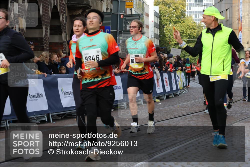 05.10.2025 - 20. swb-Marathon Bremen Strokosch-Dieckow http://msf.ph/oto/9256013 05.10.2025 11:02:53 Ziel 9644, 9846, 10167, 10207, 10656, 10734, 10876, 10940, 11087, 11312, 11504, 11576, 11667, 11668, 11735 meine-sportfotos.de