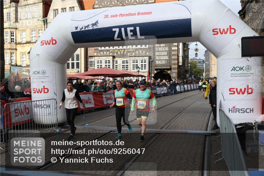 05.10.2025 - 20. swb-Marathon Bremen Yannick Fuchs http://msf.ph/oto/9256047 05.10.2025 11:15:39 Ziel 8844, 9959, 10976, 11112, 11113 meine-sportfotos.de