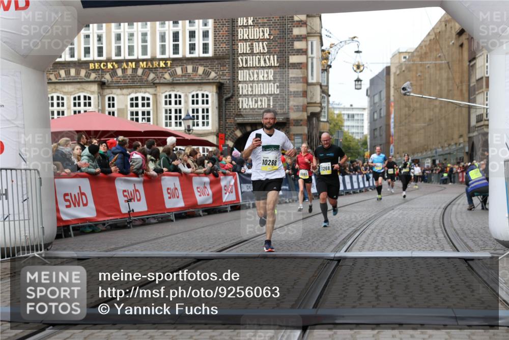 05.10.2025 - 20. swb-Marathon Bremen Yannick Fuchs http://msf.ph/oto/9256063 05.10.2025 10:46:44 Ziel 9009, 9207, 9366, 9961, 10268, 11268 meine-sportfotos.de