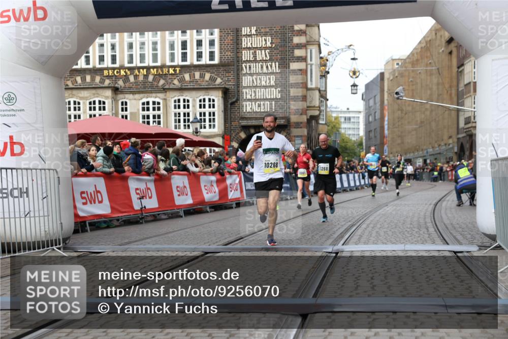 05.10.2025 - 20. swb-Marathon Bremen Yannick Fuchs http://msf.ph/oto/9256070 05.10.2025 10:46:44 Ziel 9009, 9207, 9366, 9961, 10268, 11268 meine-sportfotos.de