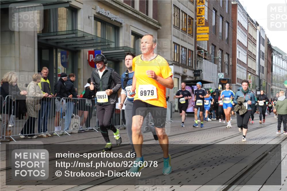 05.10.2025 - 20. swb-Marathon Bremen Strokosch-Dieckow http://msf.ph/oto/9256078 05.10.2025 10:57:36 Ziel 9221, 9568, 9576, 9582, 9634, 9719, 9872, 9979, 10127, 10219, 10341, 10377, 10395, 10459, 10577, 10620, 10651, 10703, 10793, 10834, 10890, 10975, 11023, 11058, 11116, 11301, 11457, 11469, 11520, 11521, 11564, 11575, 11601, 11663, 11731, 11744, 9221, 9568, 9576, 9582, 9634, 9719, 9872, 9979, 10127, 10219, 10341, 10377, 10395, 10459, 10577, 10620, 10651, 10703, 10793, 10834, 10890, 10975, 11023, 11058, 11601, 11663 meine-sportfotos.de